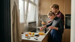 Mini-Krapfen mit Zitrussirup: so werden sie außen knusprig und innen fluffig